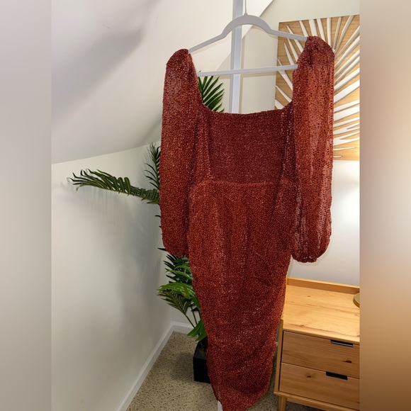 Astr The‎ Label | ATHENS RUCHED PUFF SLEEVE MIDI DRESS XL - Picture 6 of 7